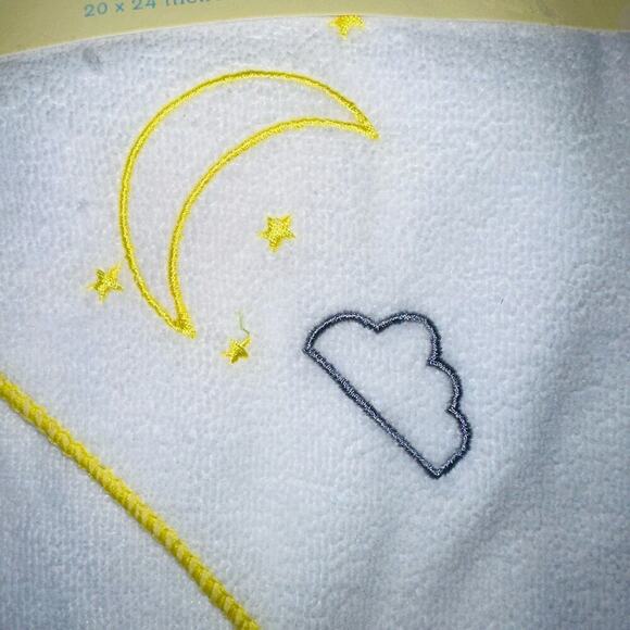 NIP Angel Of Mine Baby / Infant Hooded Towel Rainbow/Moon Design Bundle Of 2 - Picture 2 of 5